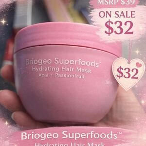 Briogeo Superfoods Hydrating Hair Mask in Pink